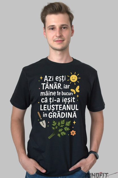 Tricou Amuzant Azi Esti Tanar barbat negru fata