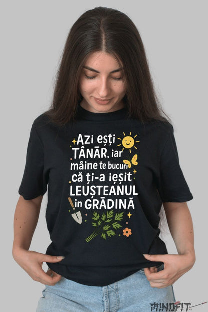 Tricou Amuzant Azi Esti Tanar dama negru fata