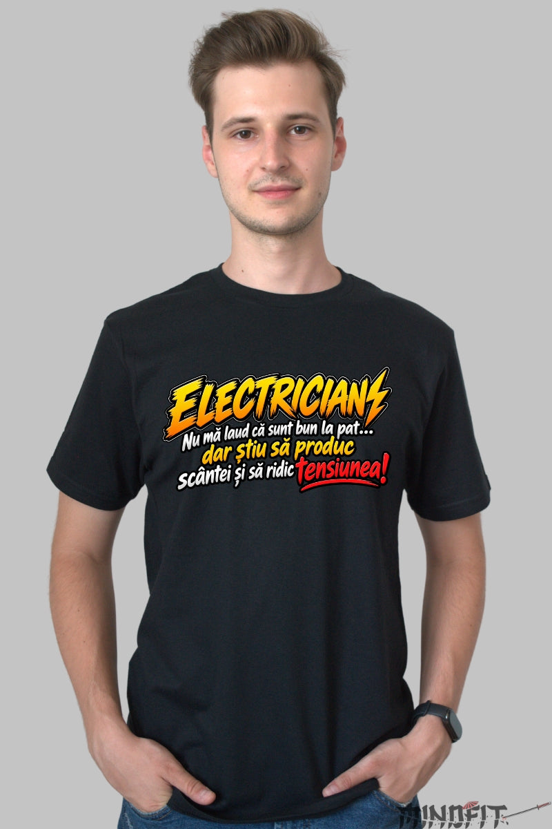 Tricou Amuzant - Electrician Bun la Pat barbat negru