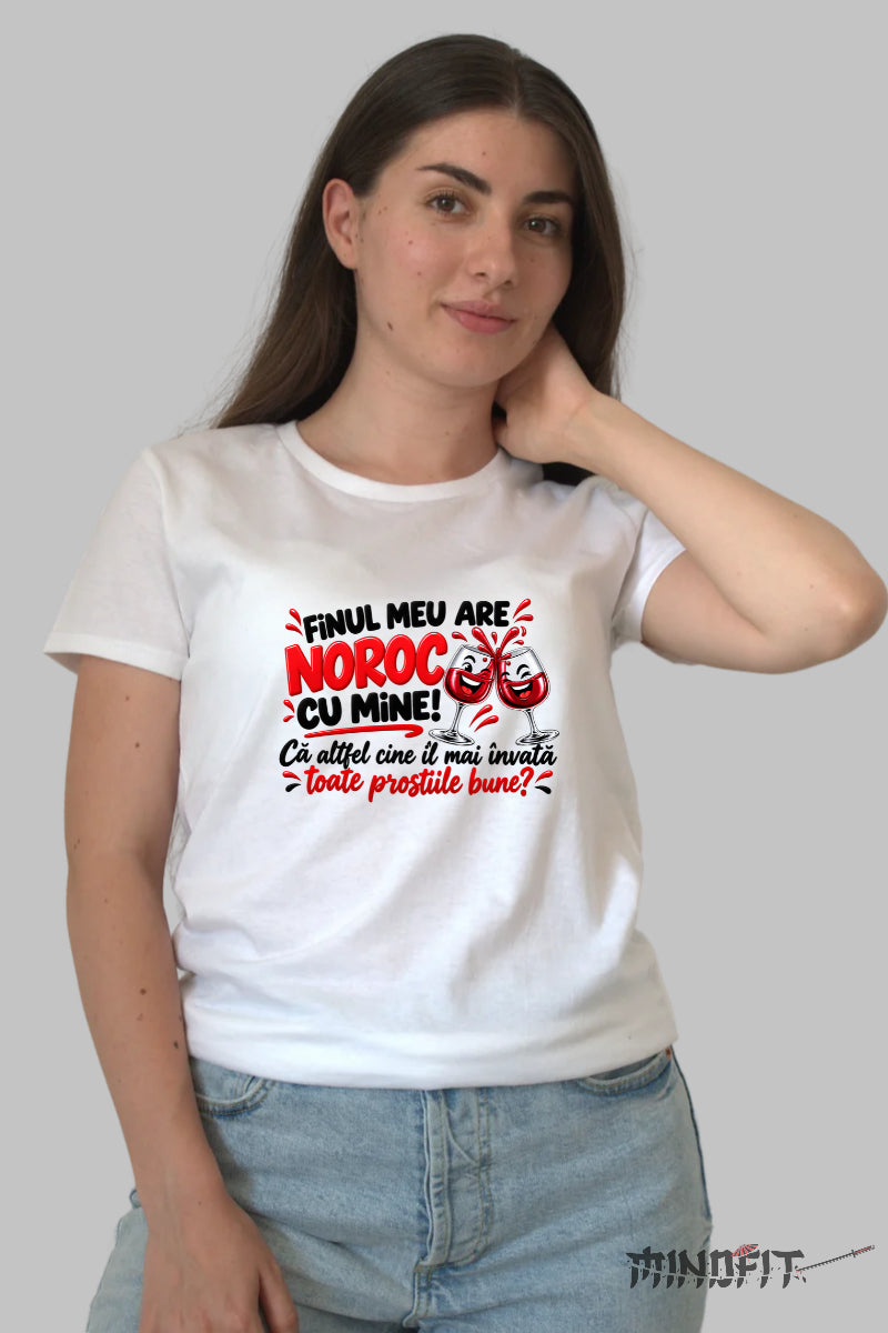 Tricou Amuzant - Finul Meu Are Noroc Cu Mine dama alb