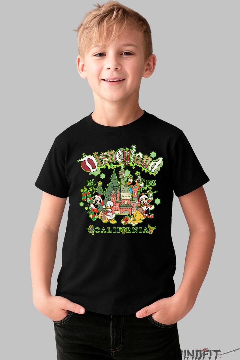 Tricou Craciun Disneyland California - Castelul Fermecat si Prietenii Veseli baiat negru